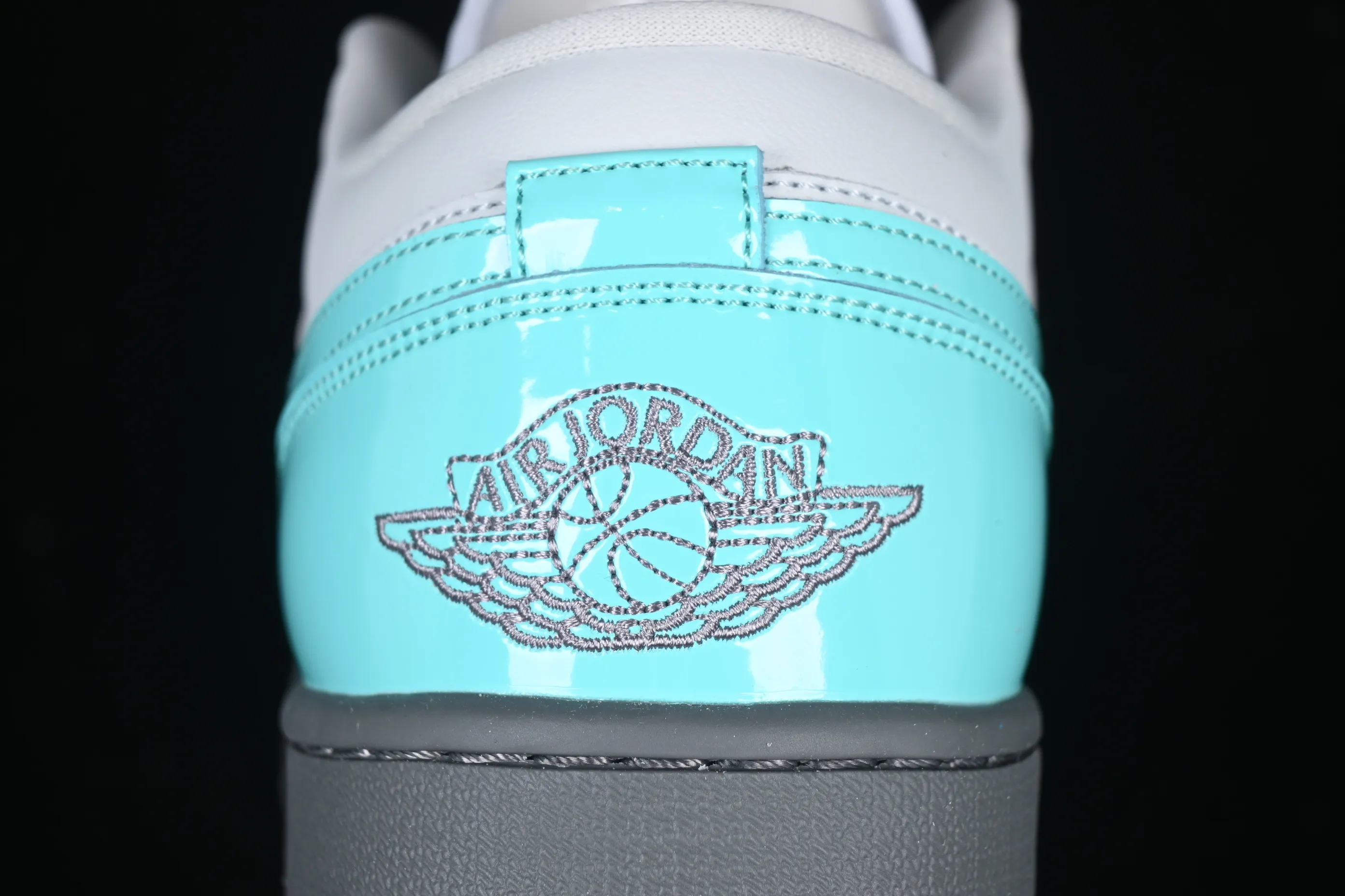 All categories Air Jordan Jordan series basketball shoes Air Jordan 1 Low Air Jordan 1 Low AJ1 Joe 1 patent leather gray green low-top cultural casual sneakers HQ3599-025